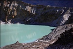 Yukama crater lake / 湯釜(ゆかま)